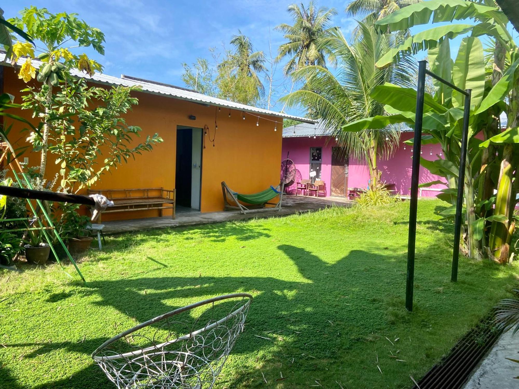 Lana Land Hostel